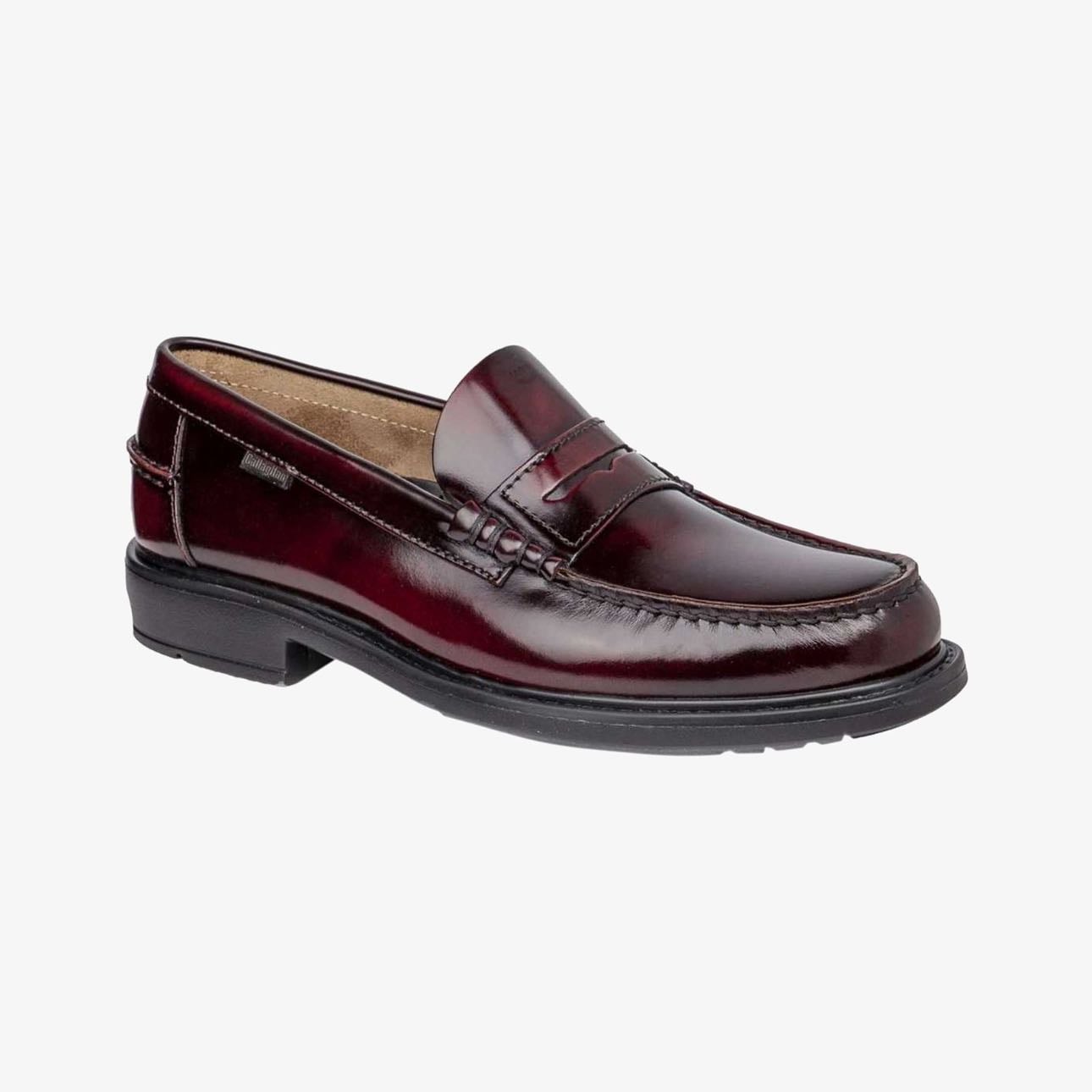 Tejidos burdeos - Cualquier prenda o accesorio en este tono, no solo sienta bien a cualquier fototipo cutáneo sino que con diferencia elevará tus looks a otro nivel