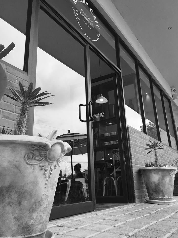 Bakery Cafe y El Olivo Pizza y Huerto