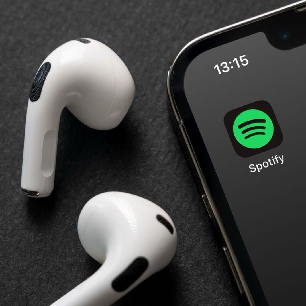 LISTENING MUSIC - indispensable à ma vie