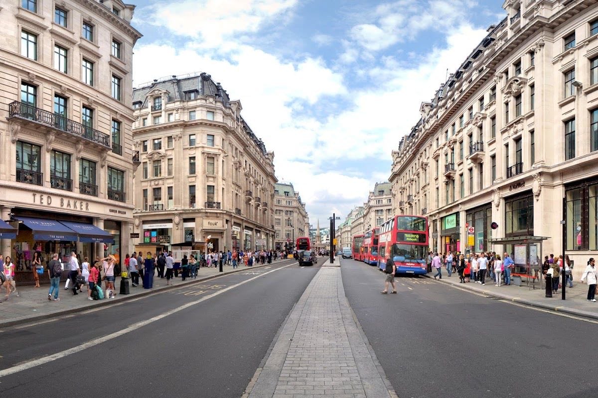 Oxford Street - Destino muy típico, en navidad está guay para ver las luces