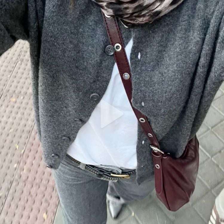 ๐ข๐ง๐๐ข & ๐๐จ๐ฅ๐ - Tienda conocida por su ropa de este estilo,concurrida los fines de semana y algo cara