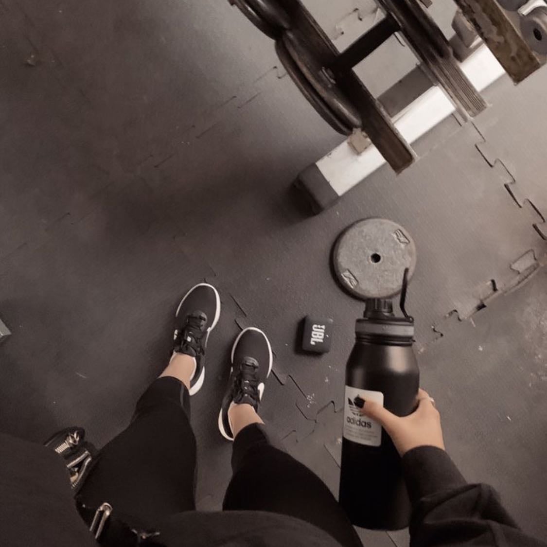 ⟡ Gimnasio. - Empezar el gimnasio y así poder tonificarme. 🏋️♀️