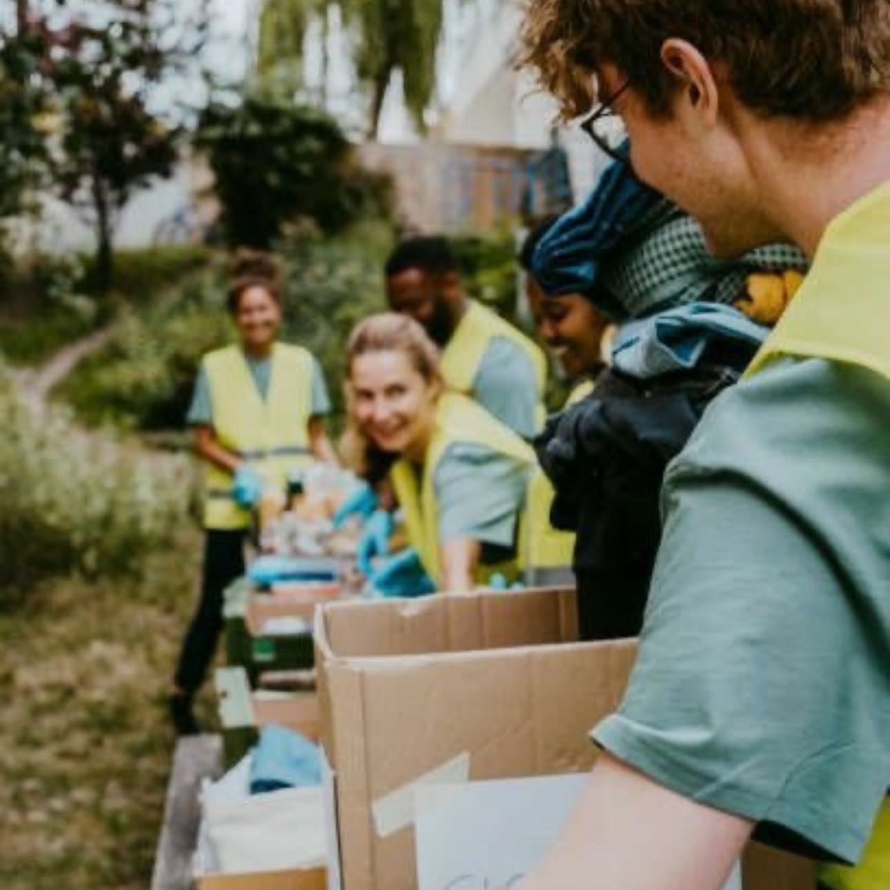 ๐ฅ Volunteering date - (Bcs help other people itโs good, be nice w everyone)