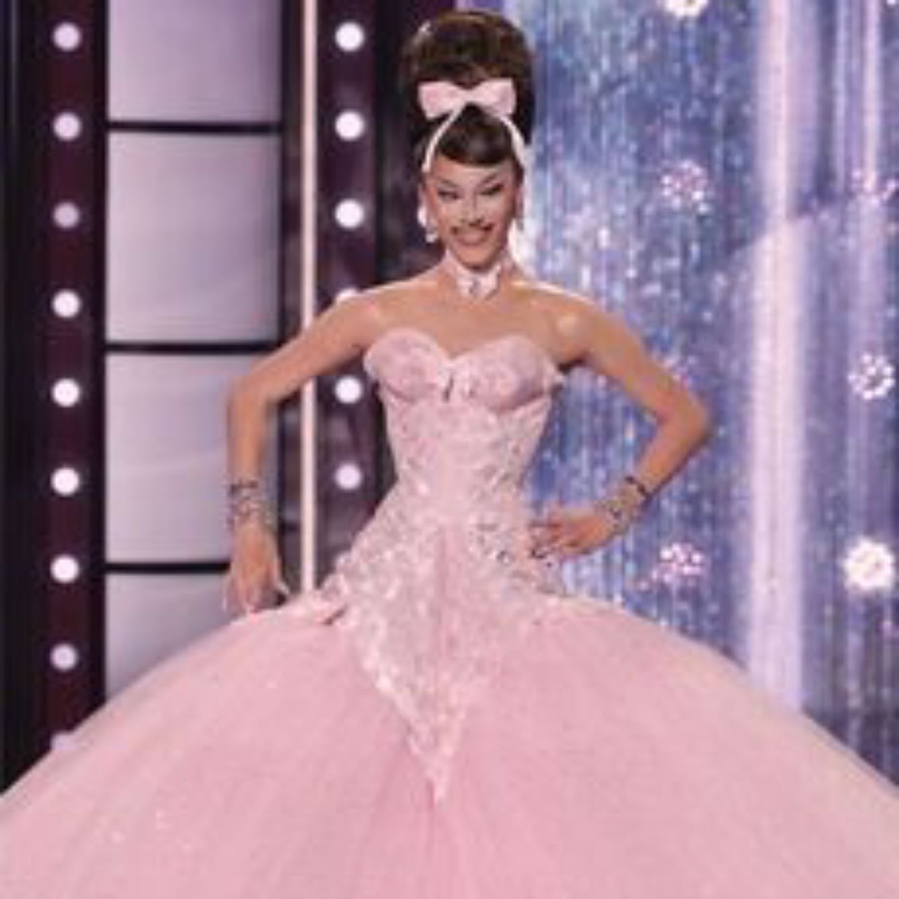 Grand Finale Eleganza (Finalists) - JEWELS SPARKLES π