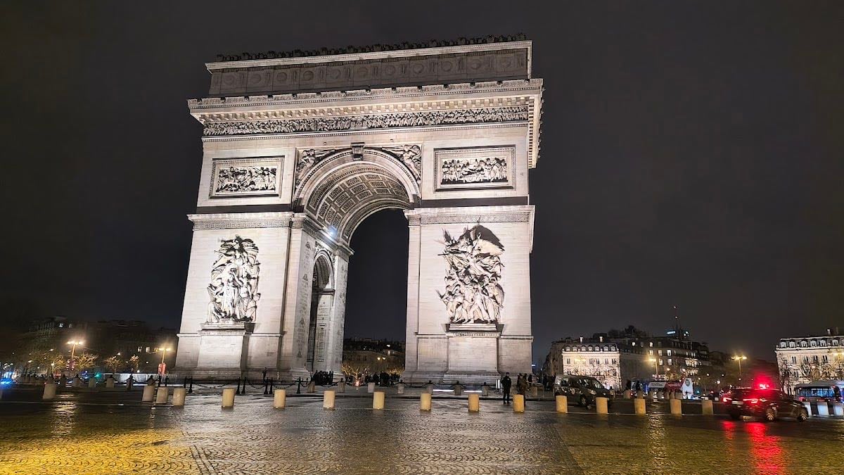 Champs-Elysées - Arc de Triomphe