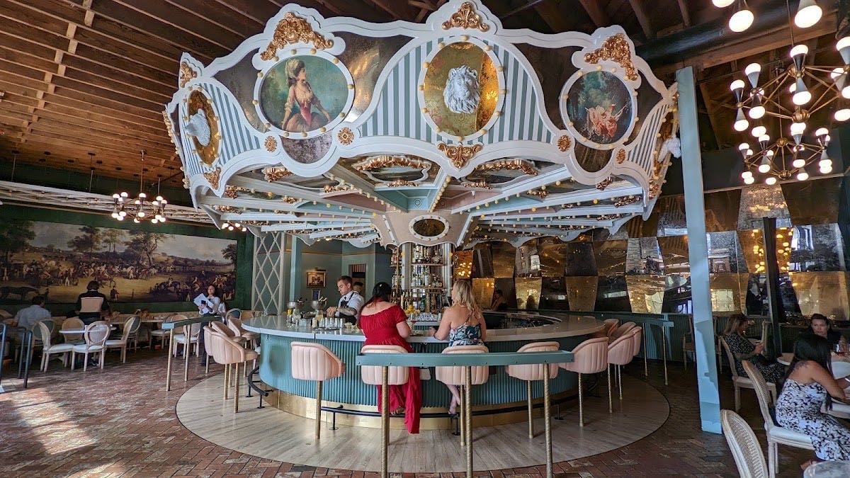 Wilma's Carousel Bar