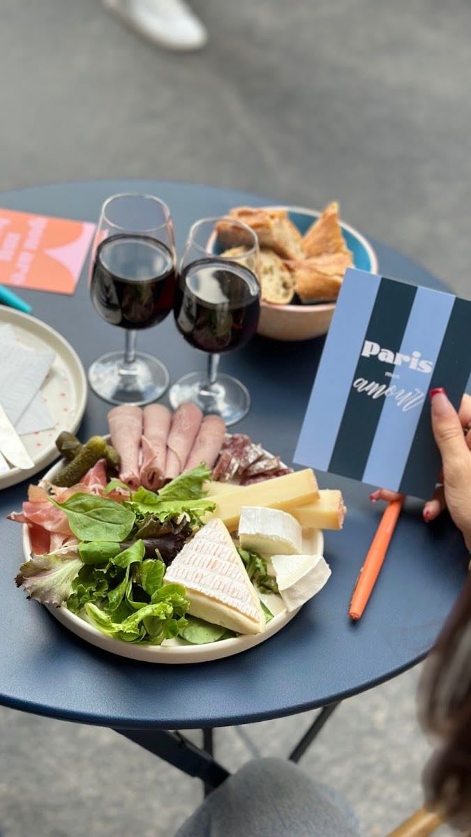 Café Pli - Write your future self a letter
