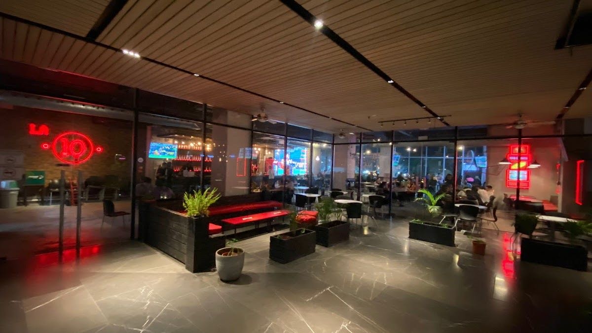 La 10 - Costa Del Este