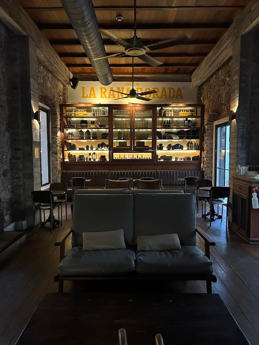 La Rana Dorada Casco