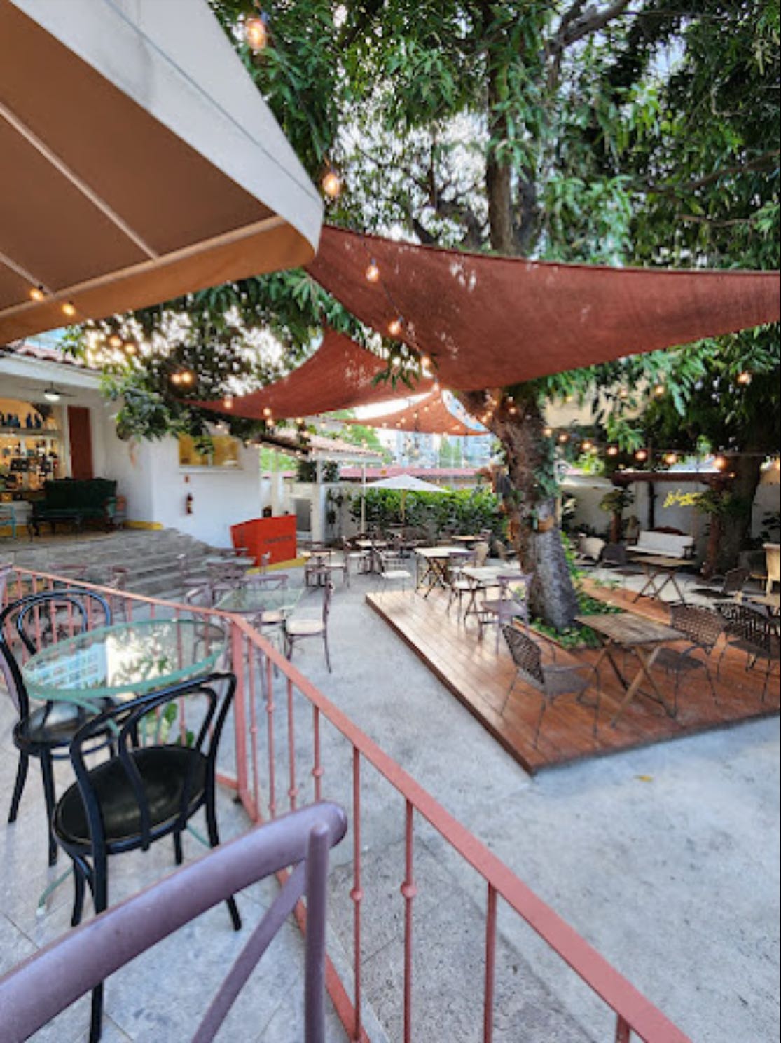 El Jardín De Casa Ideal - Bar de vinos