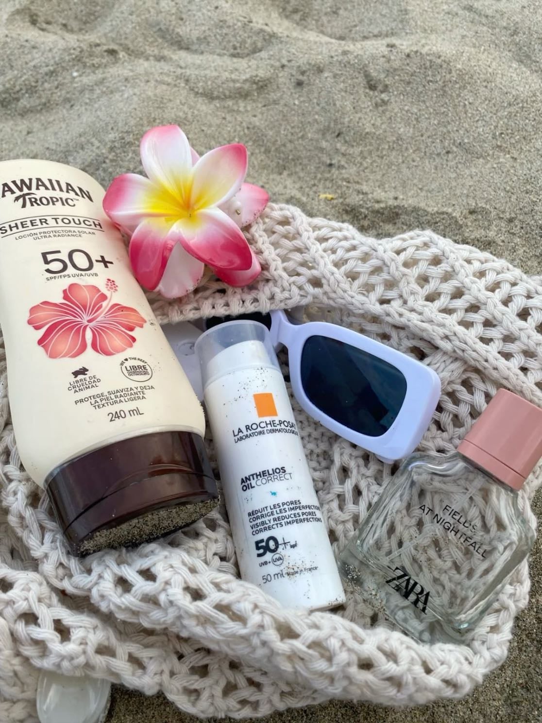 Sunscreen and tanning oil 🪽 - Once you’re at the beach, apply tanning oil and sunscreen (I personally recommend SPF 30) so you don’t end up looking like a lobster 🦞🌺