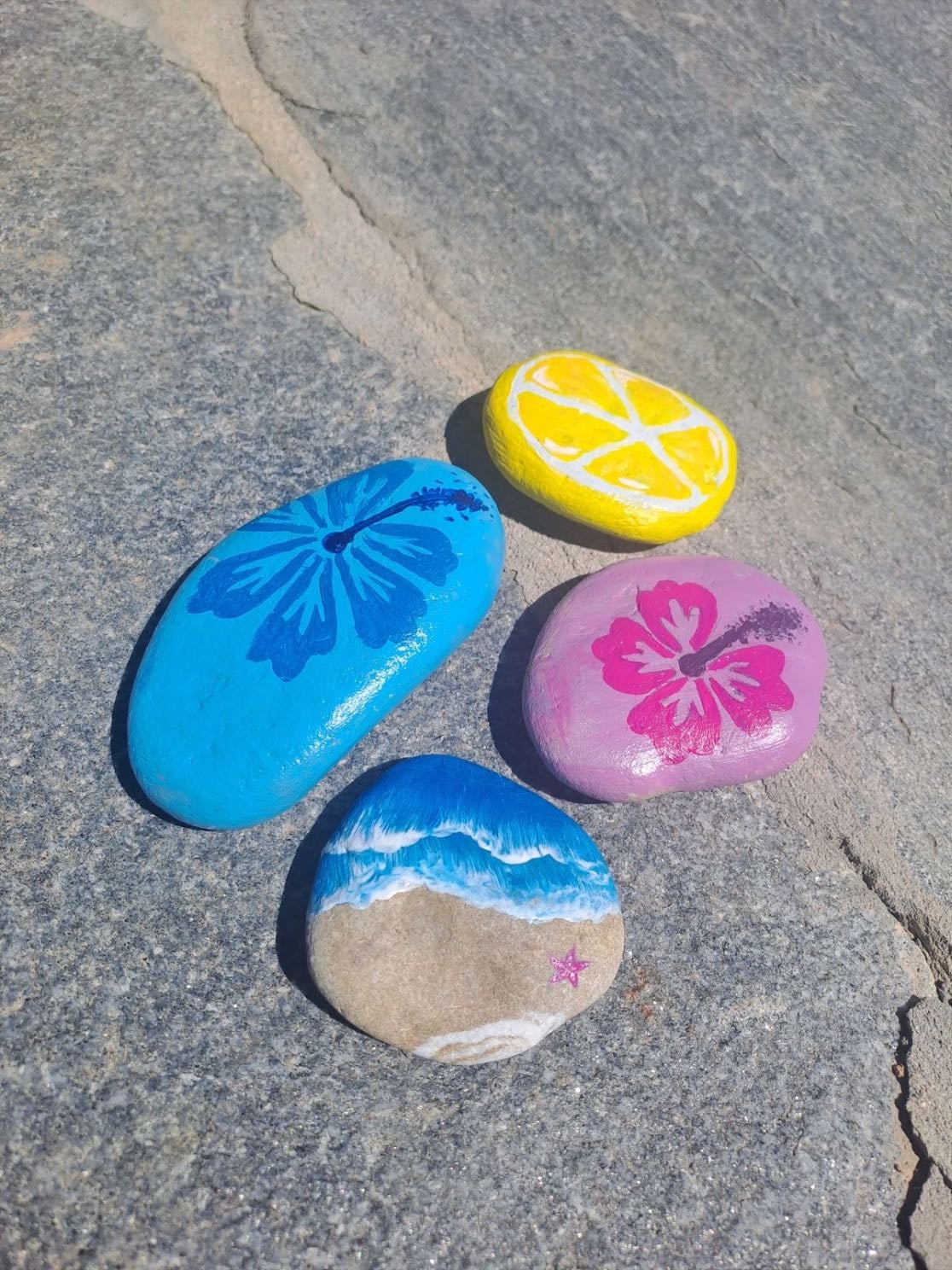 Find rocks and paint them. π¨β¨πͺ¨ - -Find some smooth rocks πͺ¨β¨
-Clean them gently π§
-Choose your favorite colors π¨
-Paint fun designs or words πΈπ
-Let them dry and enjoy! βοΈποΈ