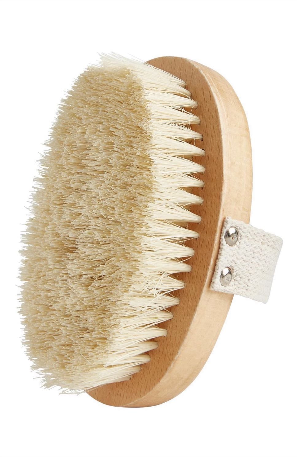 Preparation ✨💫 - Exfoliation is very important to achieve a beautiful tan. Exfoliate your skin using a dry brush or a scrub to remove dead skin cells and help your tan last longer 🧴🧽✨💫