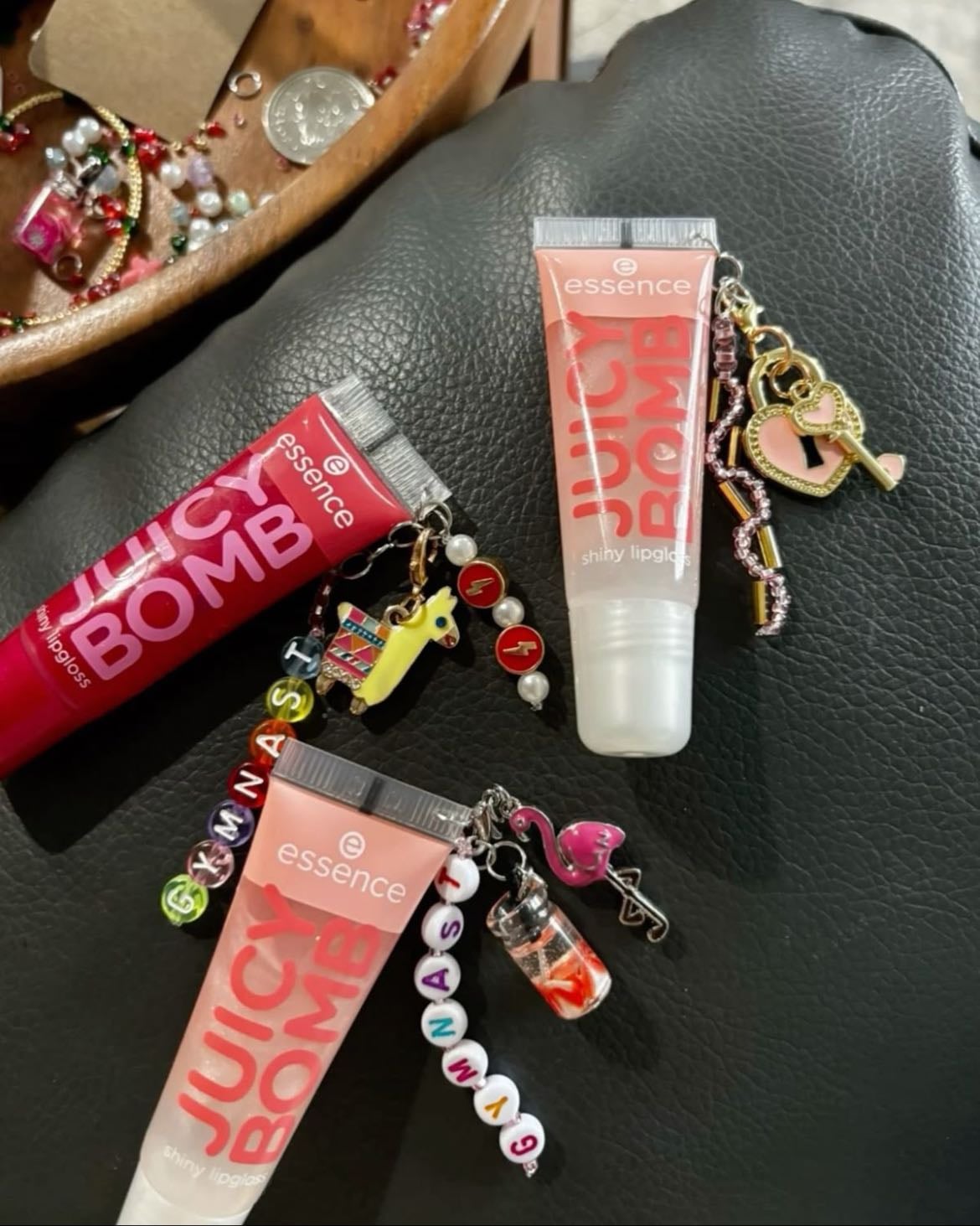 Make cute lip gloss Key charms with your friends β¨π« - DIY Lip Gloss Keycharm πβ¨:
-Heat a needle over a candle π₯
-Use it to make a hole in the lip gloss cap π§΄
-Thread a string through the cole π§΅
-Add cute beads or pearls β¨
-Tie it off β done! π