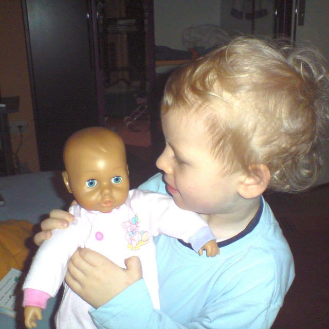 childhood - Song · daniel.mp3, Zamaro