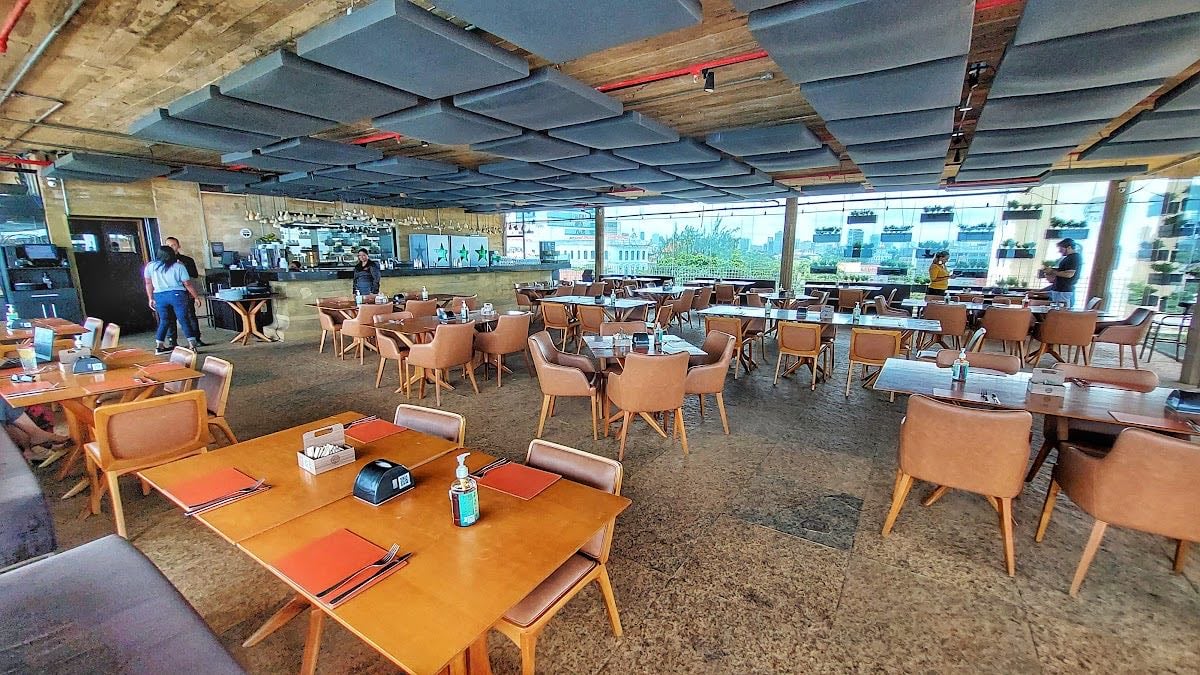 Cais Rooftop Lounge Bar