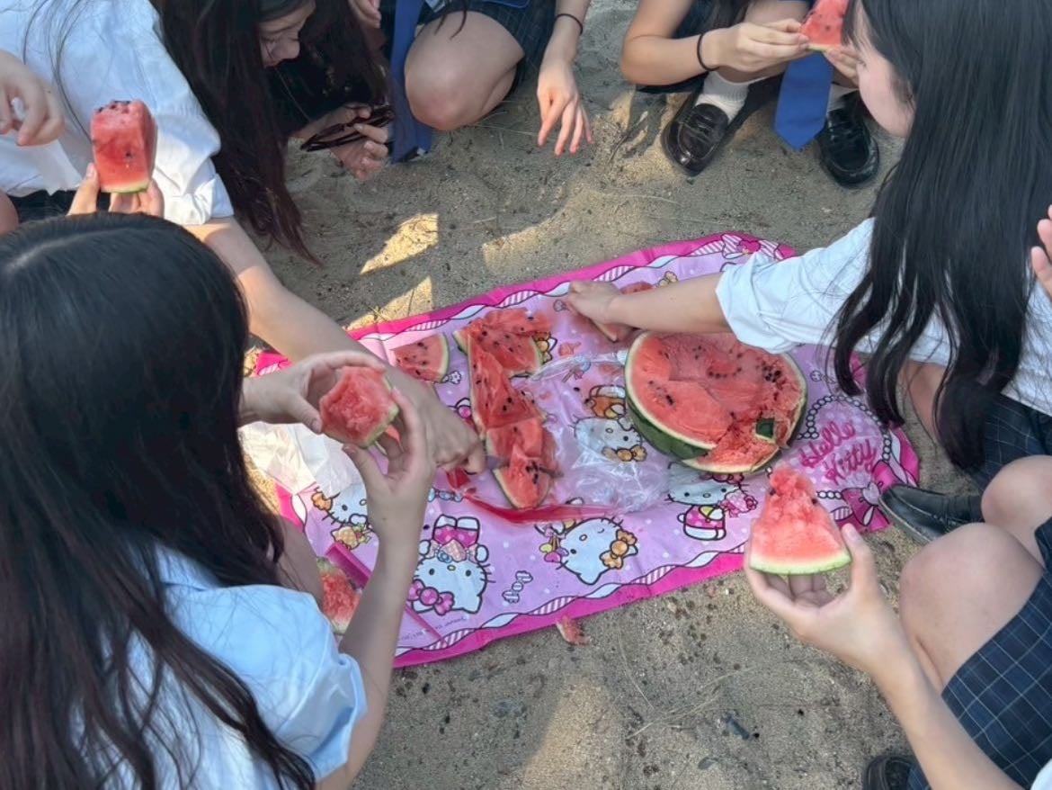 スイカ割り🍉✧︎*。 - みんなで目隠ししてスイカ割り楽しい🥹みんなで声出しあって割れたら盛り上がる✨写真も映えるし最高💕