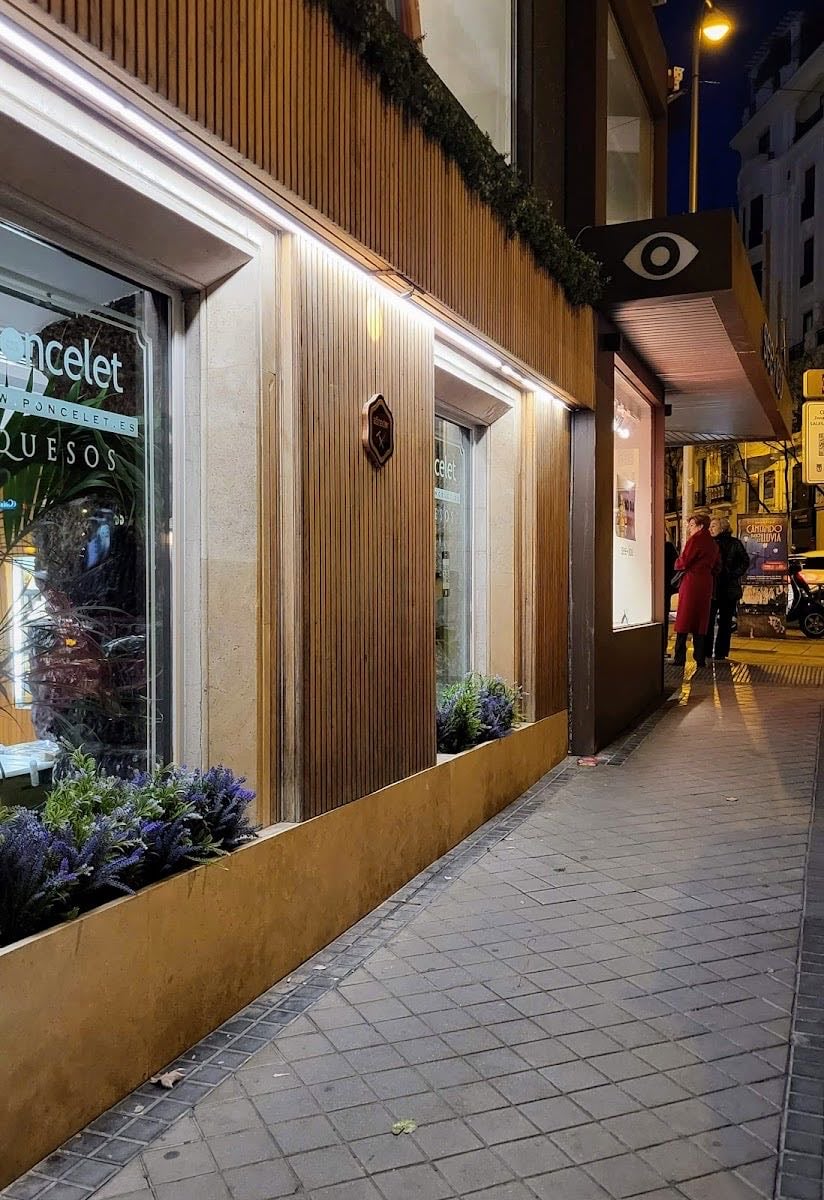 Poncelet Quesos Cheese Shop