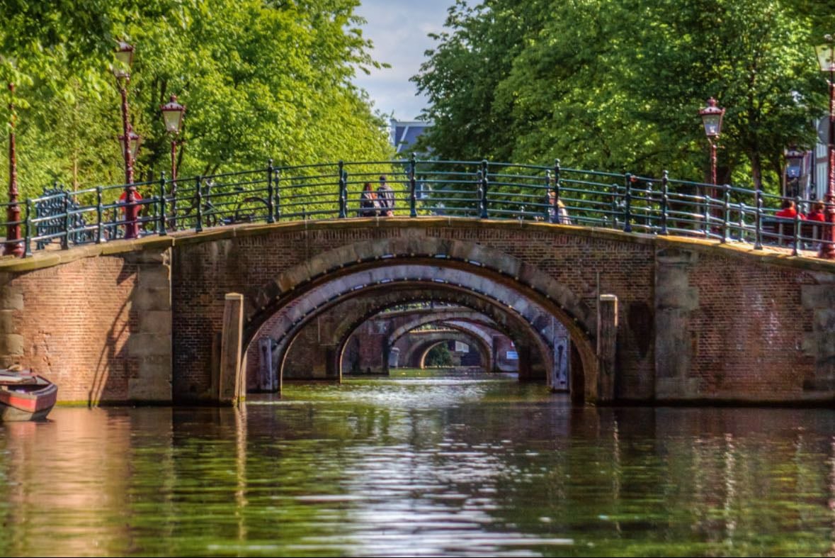 Seven Bridges - Particularly special canal/bridge views -- see note