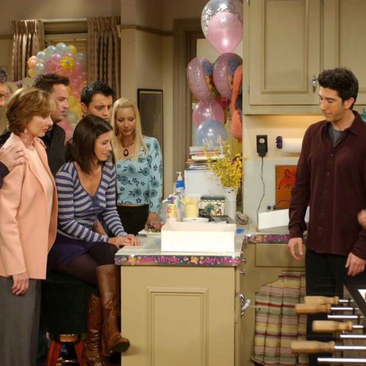 Season 10 - favorite episode: The One with the Cake