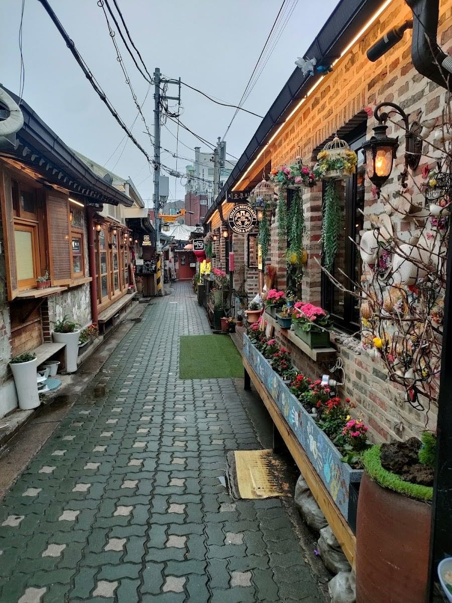 Ikseondong Hanok Village