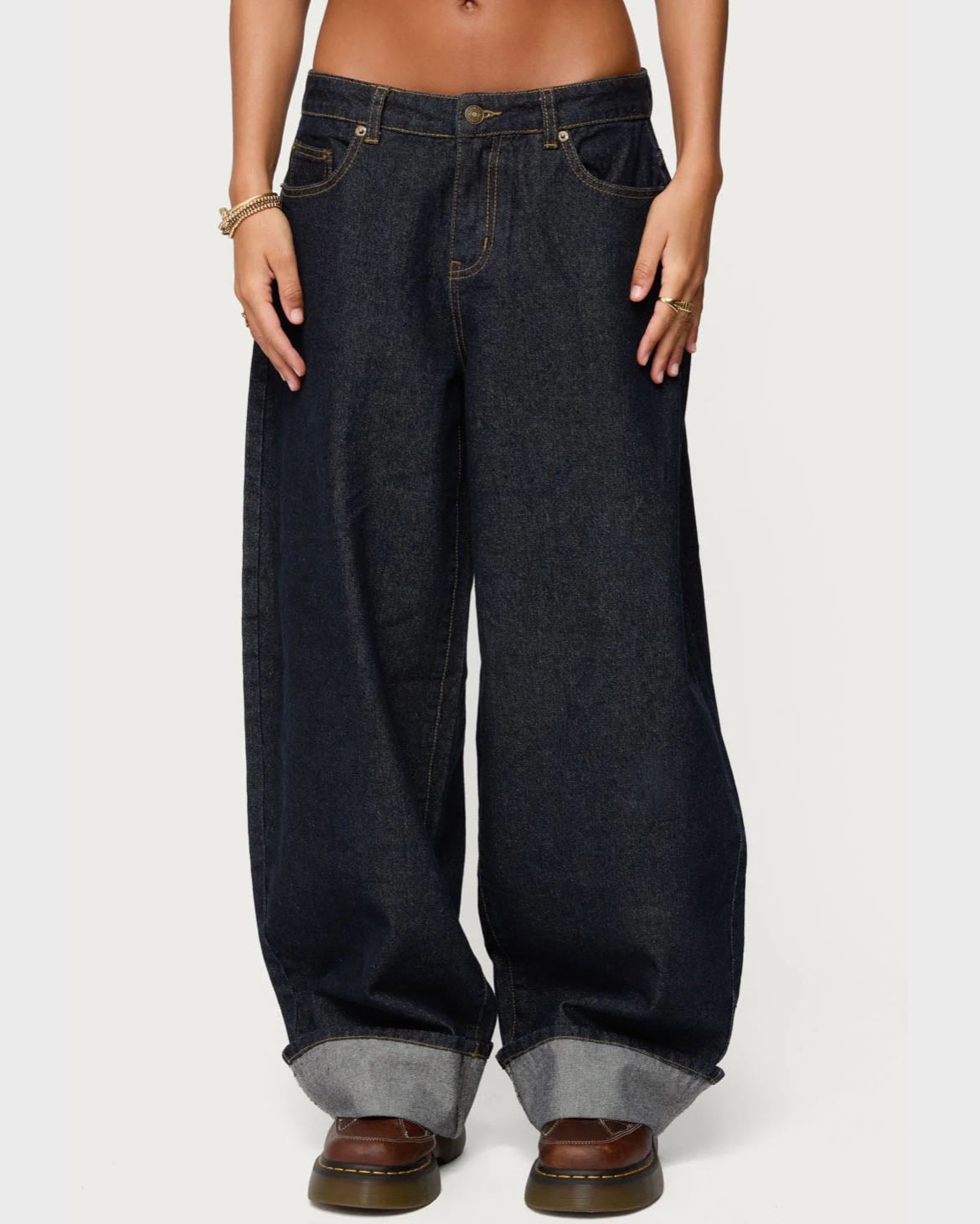 EDIKTED - Kella Extra Oversized Low Rise Jeans