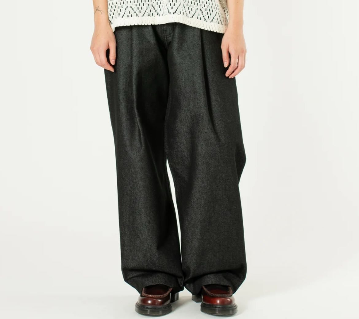 ESTUDIONIKSEN - Pintuck Wide Jeans