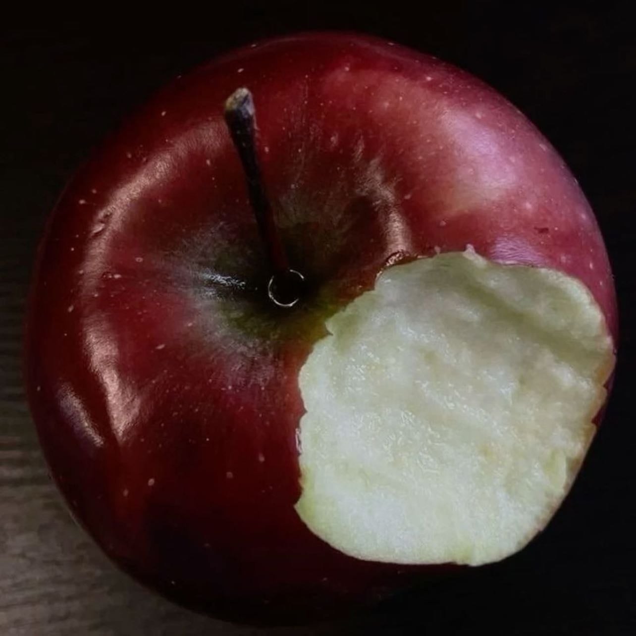Eating an apple in public is cooler than smoking