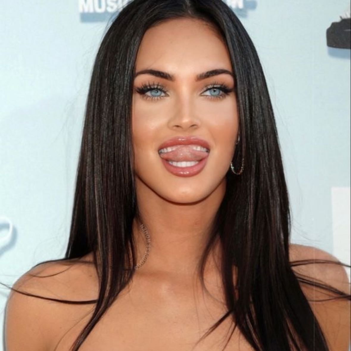 megan fox - 🧿