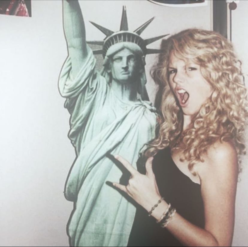 Taylor Swift - Artist
