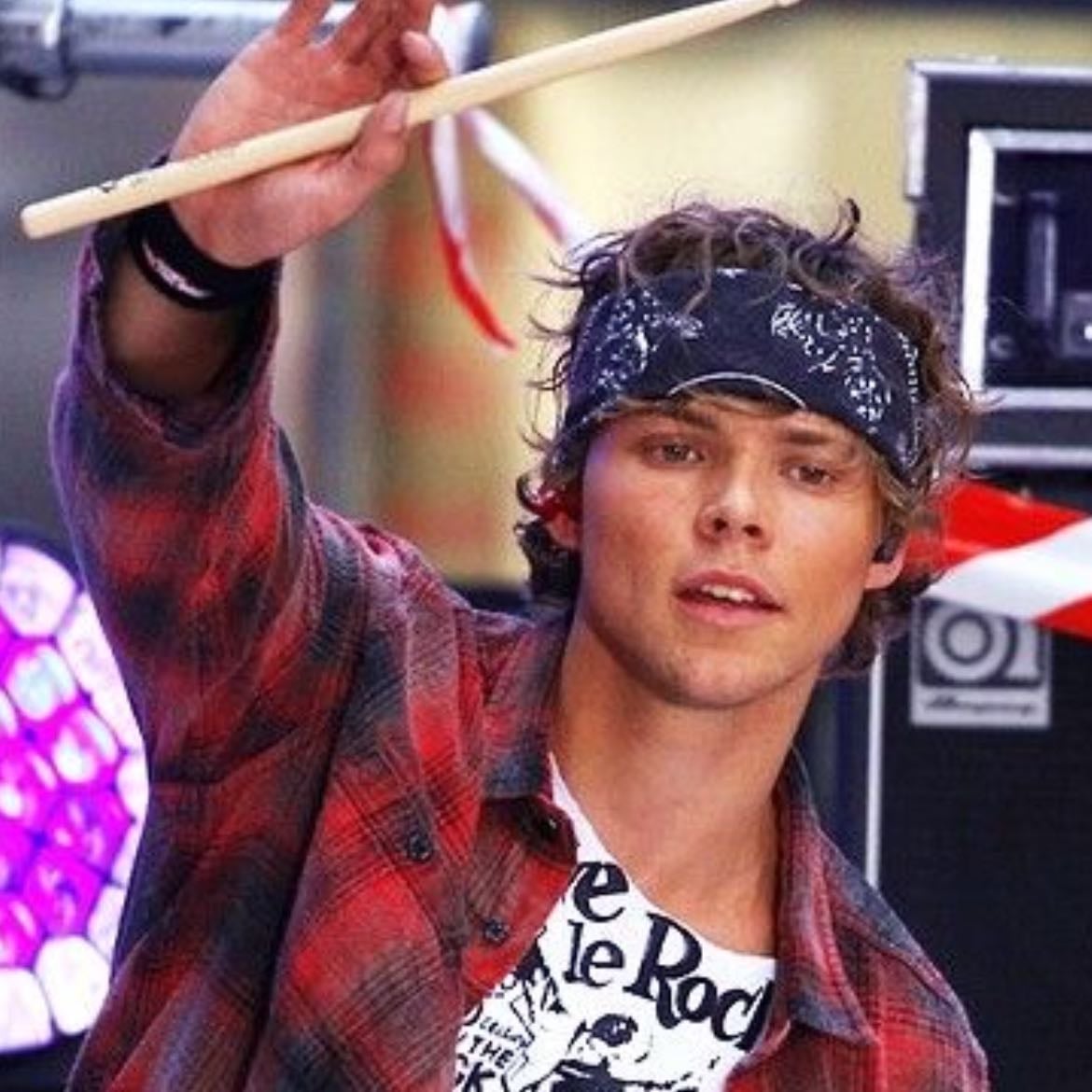 ASHTON IRVING
