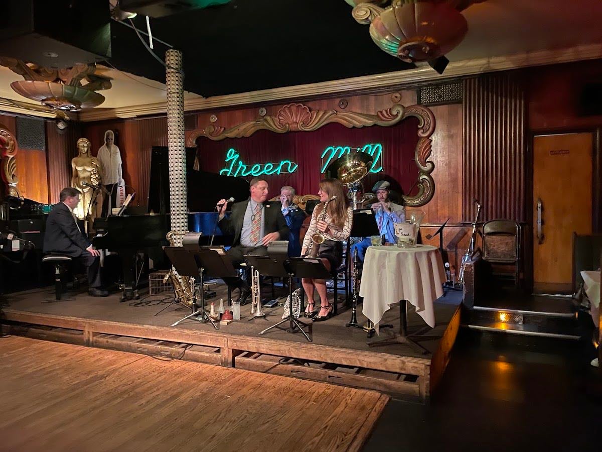 Green Mill Cocktail Lounge