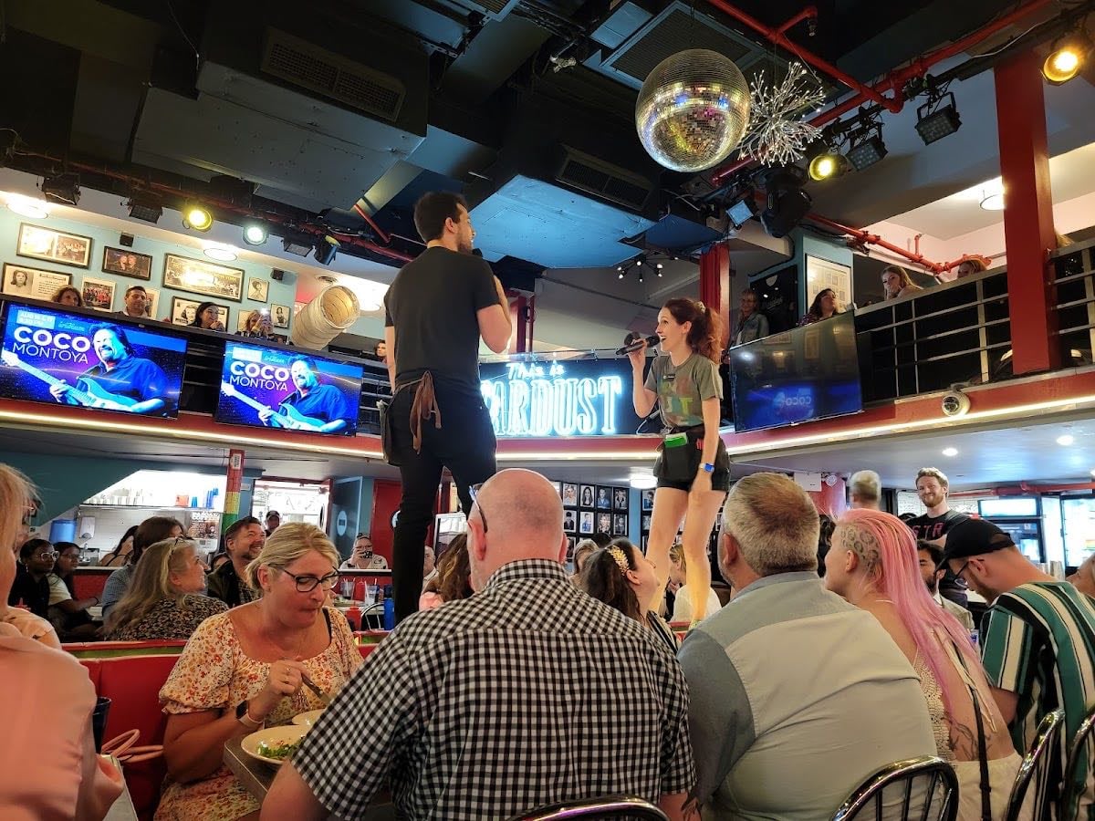Ellen's Stardust Diner - Musical Diner