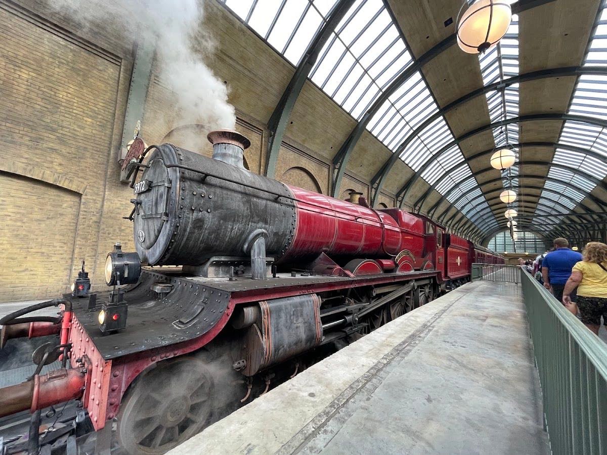 Hogwarts Express: Hogsmeade Station