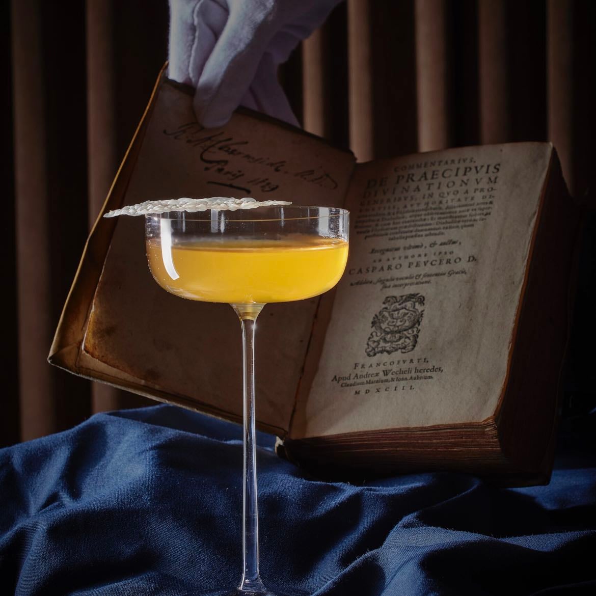 Arte líquido- Coctelería de Dani Garcia - Hay que reservar porque siempre esta lleno
