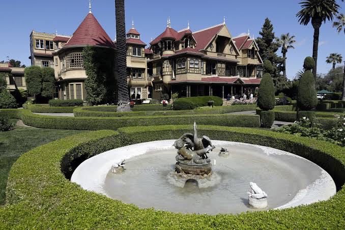 Winchester Mystery House - Mansion de los Warren (California)