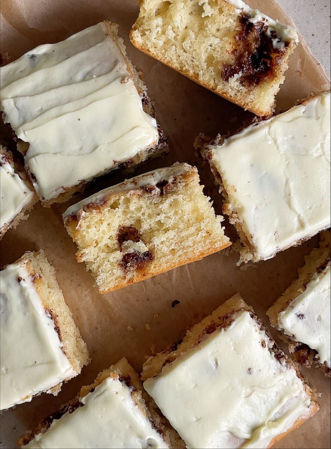 cinnamon roll cake