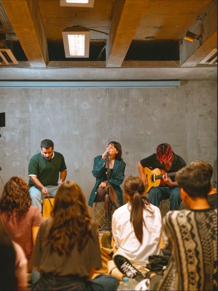 Nómade - Conciertos acústicos en Buenos Aires. Cada fecha, un espacio distinto y dos artistas sorpresa.