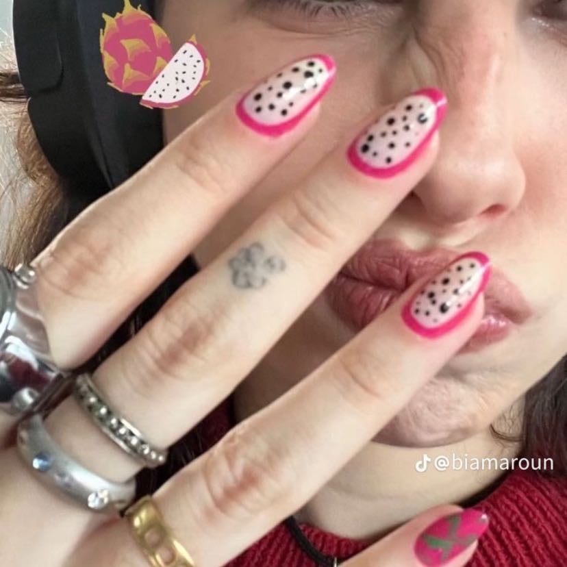 unhas diferentes