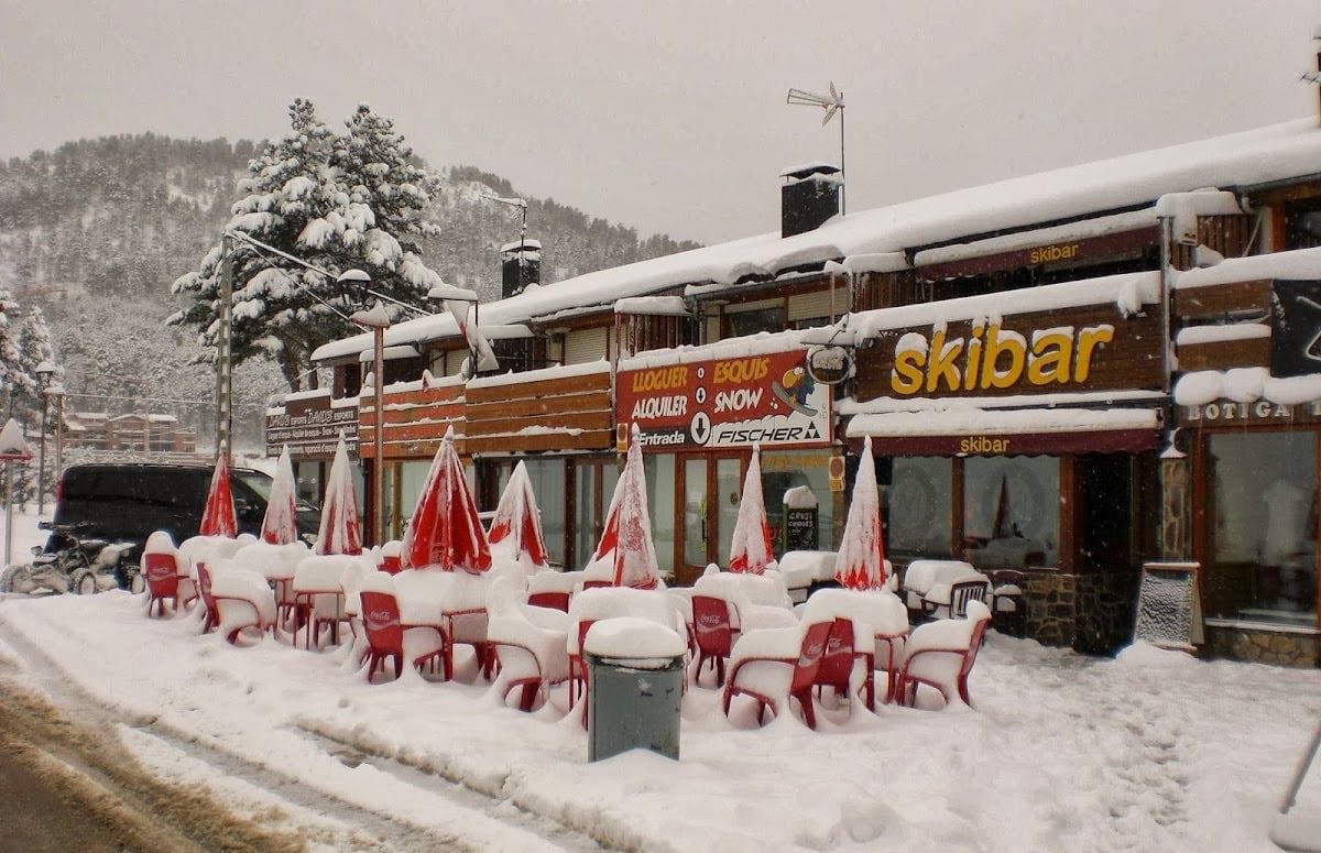 SKIBAR (restaurant & Bar) - Mes que una cafeteria a peu de pistes