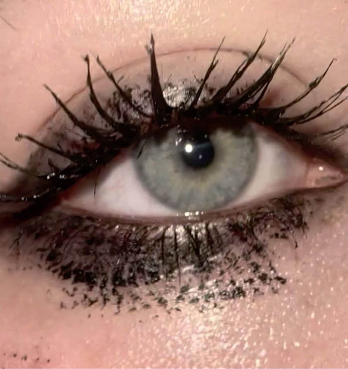 mascara