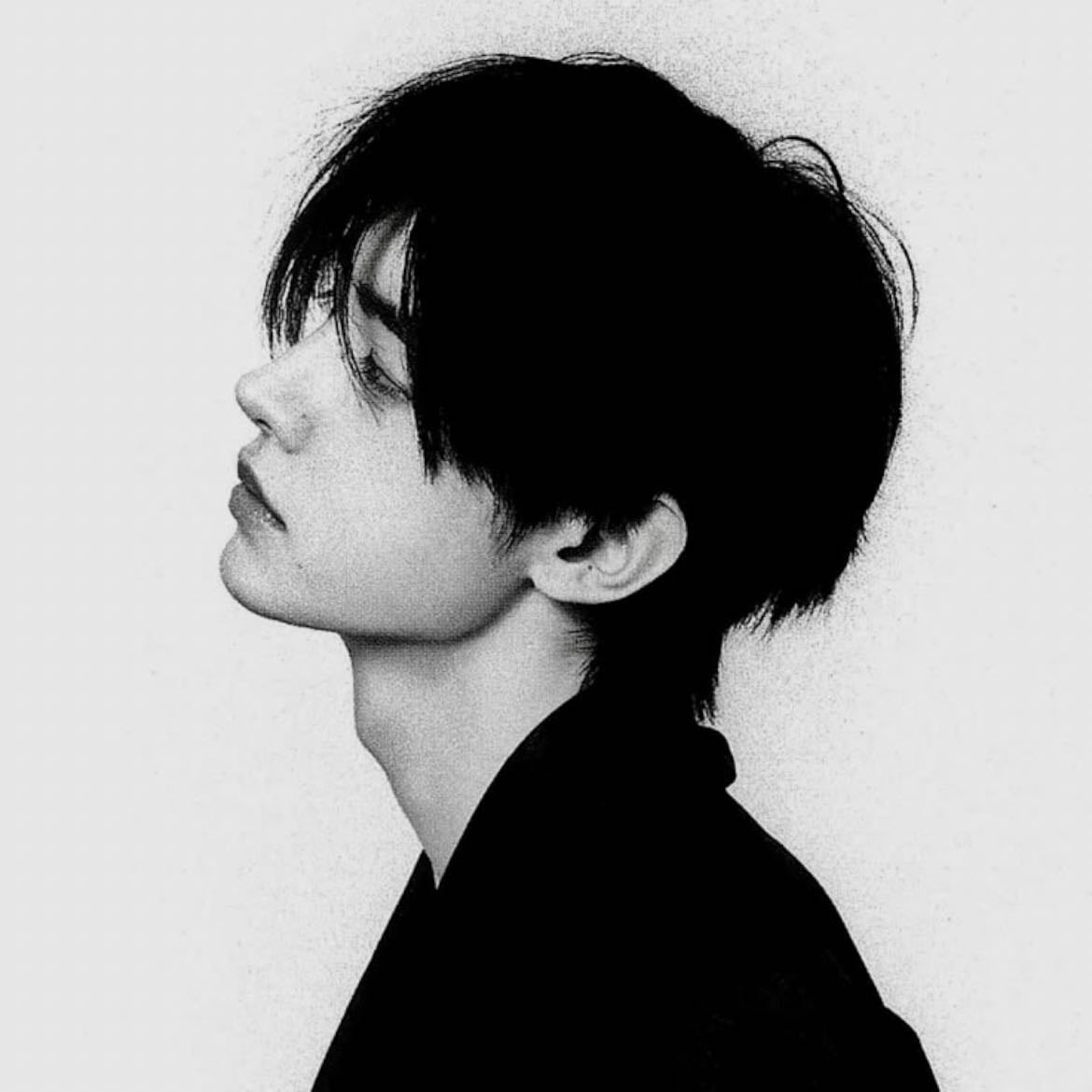 play, pause, haunt - @blueseongz