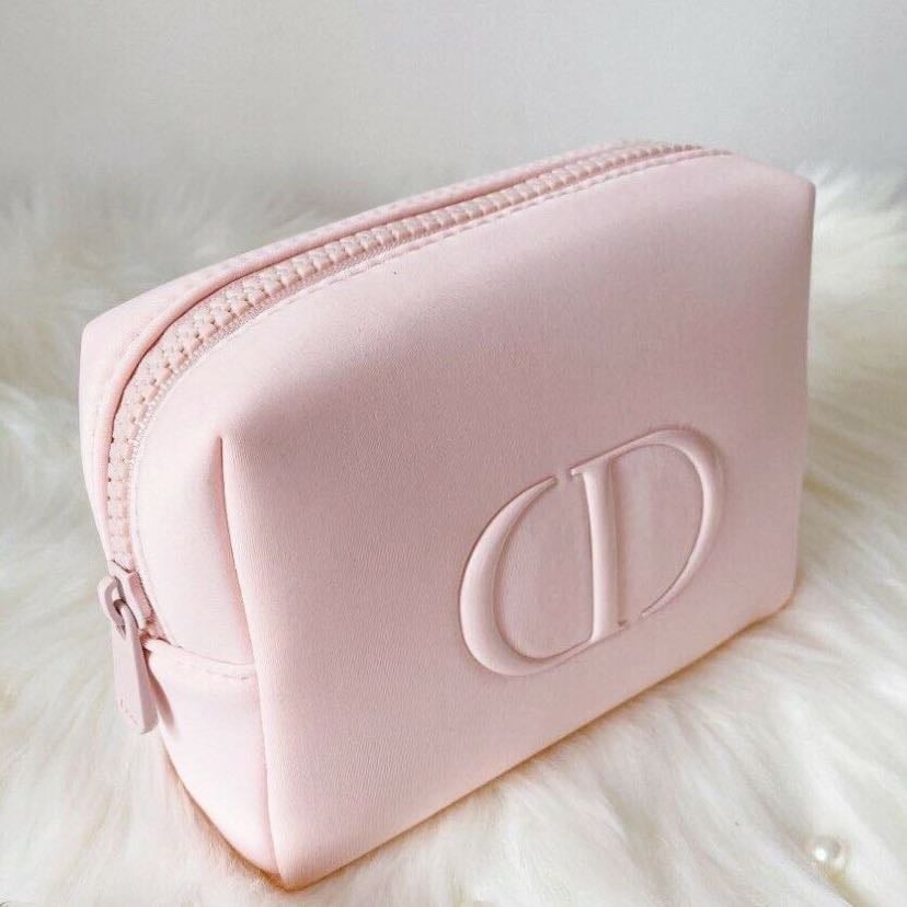 Cosmetics travel bags
