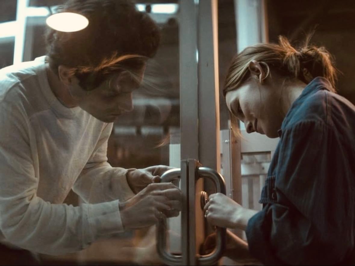 You - Greg Berlanti, Sera Gamble 路 2018