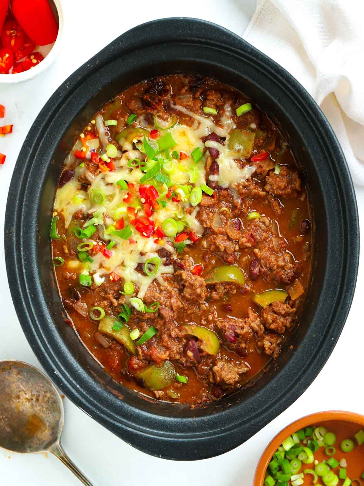 Slow Cooker Chilli Con Carne - Taming Twins