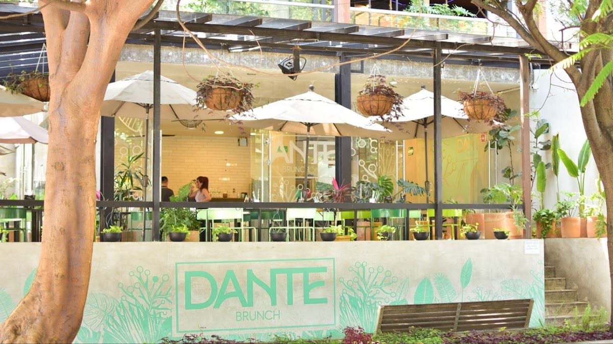 DANTE BRUNCH & LOUNGE AMERICANA
