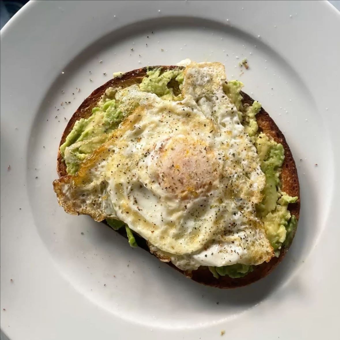 Avocado and egg toast - Ingredient:
- eggs and cottage cheese (scrambled)
- avocado
- salt and pepper
- sourdough/gluten free bread