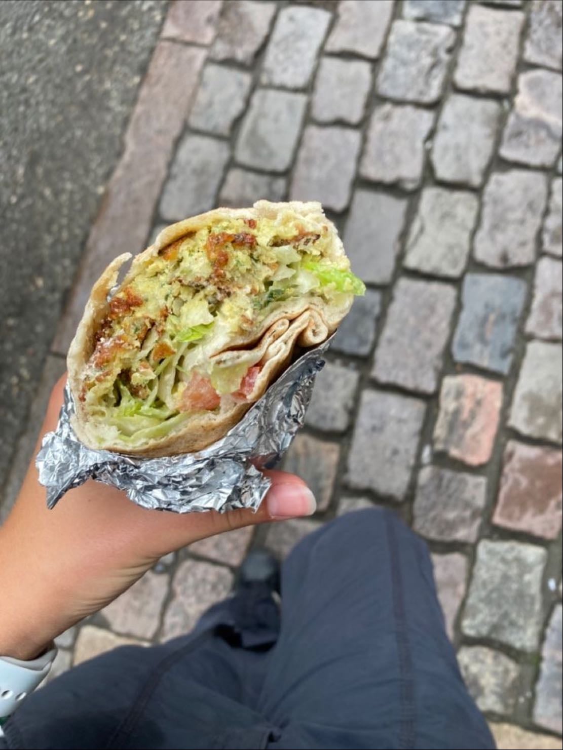 Salad wrap - Ingredients:
- lettuce
- tomato diced
- vegetarian chicken
- wrap
Sauce:
- milk
- cheese
- butter