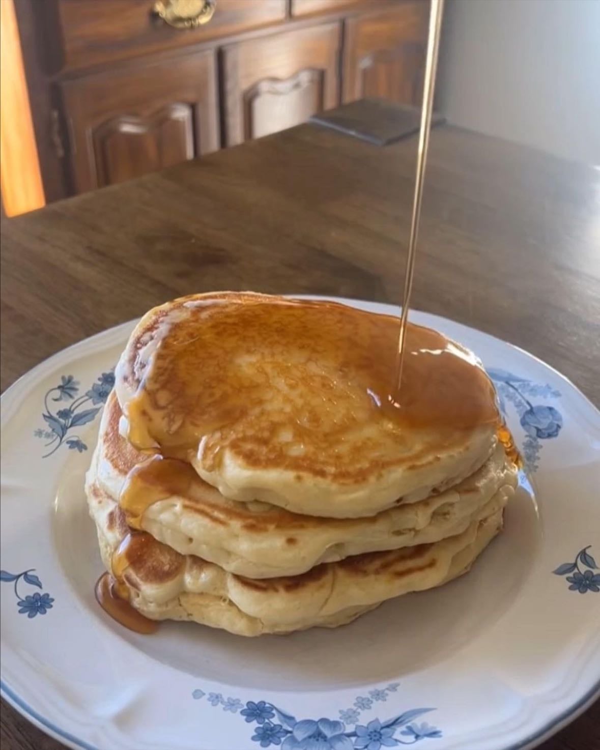 pancakes - Ingredients:
- 1 banana
- 1 egg
- cinnamon
- flour