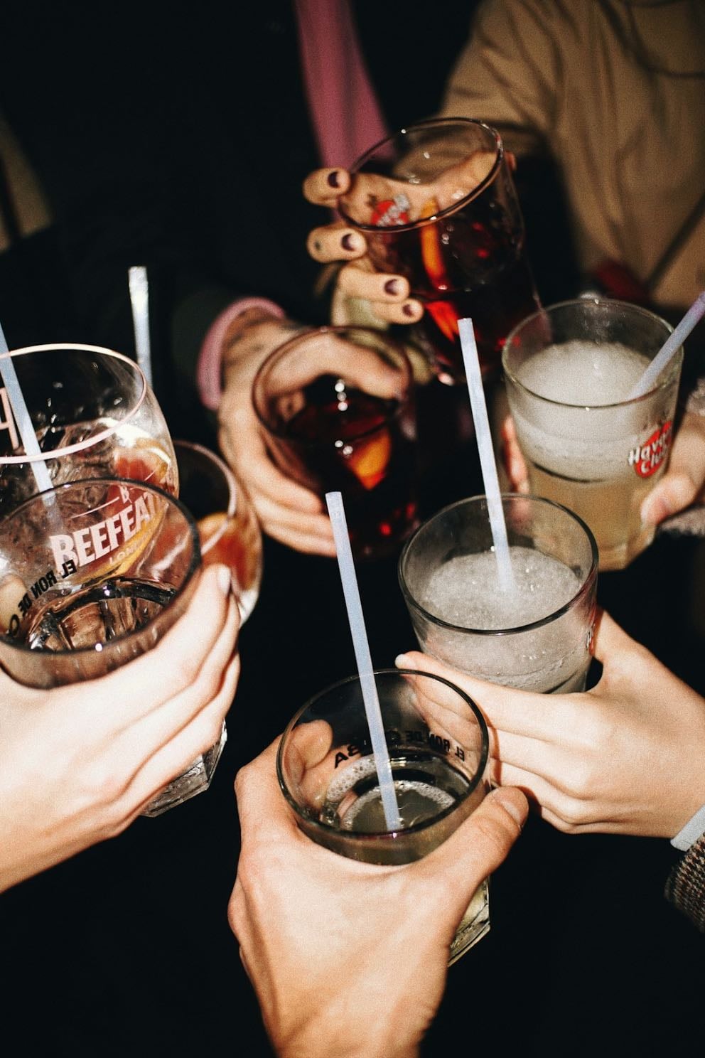 throw a drink on someone in a club